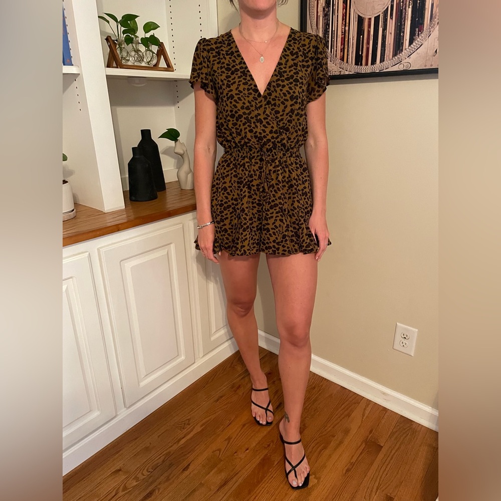 Vestique M Leopard print romper